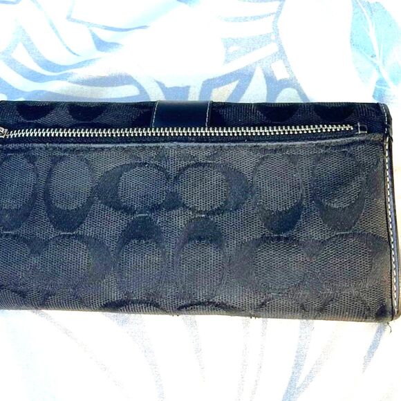 Coach Trifold Signature Canvas Checkbook Wallet - GUC - Picture 2 of 8